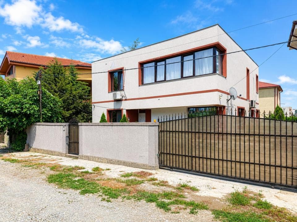 Principală
